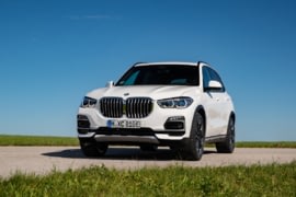 Imagem ilustrativa da notícia: BMW X5 híbrido chega importado ao Brasil