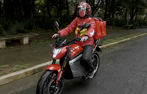 Imagem ilustrativa da notícia: iFood lançará motocicleta elétrica exclusiva para entregadores