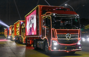 Imagem ilustrativa da notícia: Actros, da Mercedes-Benz, participa do natal da Cola-Cola