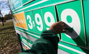 Imagem ilustrativa da notícia: Subsídio para reduzir preço do diesel vira lei
