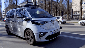 Imagem ilustrativa da notícia: Kombi elétrica autônoma circula pelas ruas da Alemanha