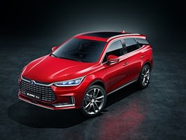 Imagem ilustrativa da notícia: Stella Li entrega os primeiros BYD Tan EV em inauguração de concessionária