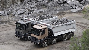 Imagem ilustrativa da notícia: Vendas de veículos pesados empatam no acumulado do ano