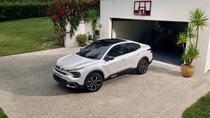 Imagem ilustrativa da notícia: Citroën apresenta C4 X e ë-C4 X