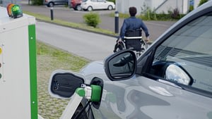 Imagem ilustrativa da notícia: Ford cria robô para auxiliar idosos e PcDs na recarga de veículos elétricos