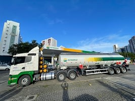 Imagem ilustrativa da notícia: Vibra incorpora à frota caminhão movido a GNV