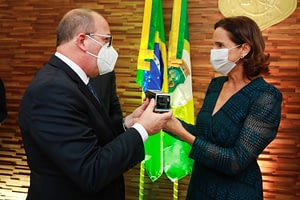 Imagem ilustrativa da notícia: Chinesa Higer anuncia fábrica de ônibus elétricos no Ceará