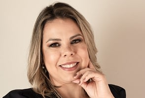 Imagem ilustrativa da notícia: Fabiana Fagundes é a nova gerente de RH da Clarios