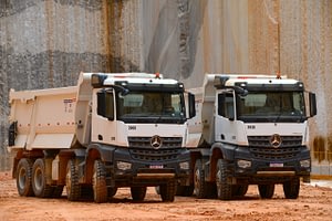 Imagem ilustrativa da notícia: Mercedes-Benz Arocs gera economia em mina de granito