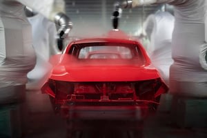 Imagem ilustrativa da notícia: Indústria tira o pé e calibra a produção para a demanda menor