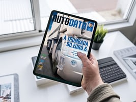 Imagem ilustrativa da notícia: Trombada do Euro 6 na capa de AutoData