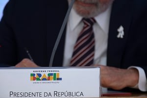 Imagem ilustrativa da notícia: Governo pode tirar indústria automotiva do buraco, mas situação é mais difícil