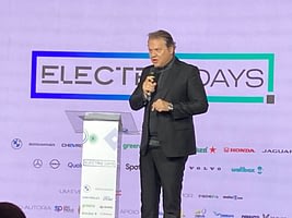 Imagem ilustrativa da notícia: Anfavea sugere “substituir o ou pelo e” na jornada da descarbonização