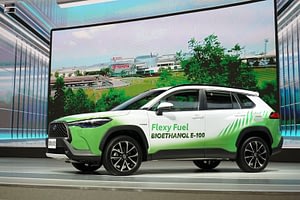 Imagem ilustrativa da notícia: Toyota exibe Corolla Cross híbrido flex na Indonésia