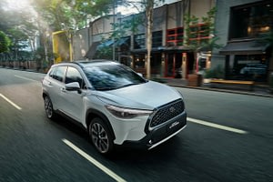 Imagem ilustrativa da notícia: Toyota lança a versão XRX para o Corolla Cross a combustão