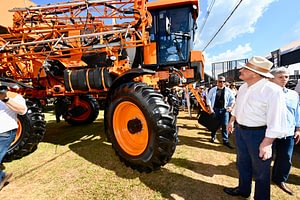 Imagem ilustrativa da notícia: Agrishow abre as portas com a expectativa de igualar os R$ 13 bilhões do ano passado