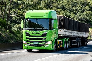 Imagem ilustrativa da notícia: Scania alcança a marca de 1 mil caminhões a gás vendidos