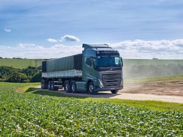 Imagem ilustrativa da notícia: Volvo lança pacote para caminhão dedicado ao agro