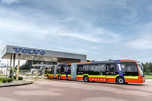 Imagem ilustrativa da notícia: Volvo começa a validar ônibus elétricos biarticulados na América Latina