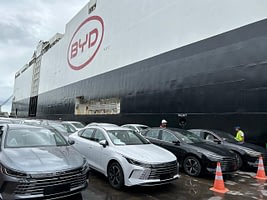 Imagem ilustrativa da notícia: Carro importado abre rombo moral e financeiro na balança comercial do País