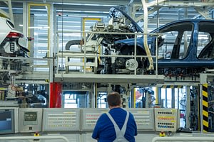 Imagem ilustrativa da notícia: Volkswagen estuda fechar três fábricas na Alemanha