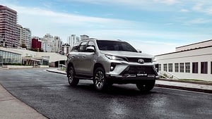 Imagem ilustrativa da notícia: Toyota Hilux e SW4 ganham atualizações no motor, mais garantia e novas versões