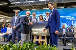 Imagem ilustrativa da notícia: Stellantis recebe Lula em Betim e anuncia mais contratações