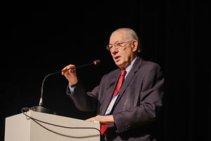 Imagem ilustrativa da notícia: Rubens Barbosa analisa os efeitos do tarifaço de Trump sobre o Brasil