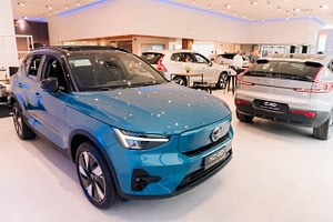 Imagem ilustrativa da notícia: Bright reduz projeções para produção e vendas de veículos leves