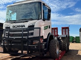 Imagem ilustrativa da notícia: Scania e Megatec lançam caminhão de transbordo G 560 XT na Agrishow