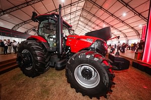Imagem ilustrativa da notícia: FPT apresenta motor conceito para tratores movido a etanol
