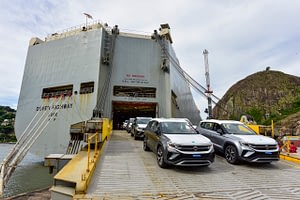 Imagem ilustrativa da notícia: Volkswagen inicia importações pelo porto de Vitória