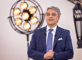 Imagem ilustrativa da notícia: Luca de Meo deixa a Renault e ações caem na bolsa francesa