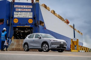 Imagem ilustrativa da notícia: Primeiras unidades do Geely EX5 desembarcam no Brasil