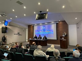 Imagem ilustrativa da notícia: Vendas de caminhões recuam 4% no primeiro semestre 