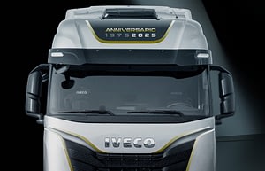 Imagem ilustrativa da notícia: Iveco lança edição especial do S-Way em homenagem aos seus 50 anos
