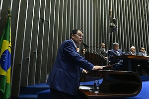 Imagem ilustrativa da notícia: Senado não coloca teto no Imposto Seletivo de veículos, mas Anfavea vê avanço
