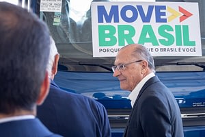 Imagem ilustrativa da notícia: Mesmo com Move Brasil, vendas de caminhões recuam 30% em janeiro