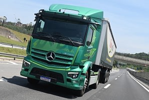 Imagem ilustrativa da notícia: Mercedes-Benz eActros 300 alcança autonomia de 250 quilômetros em testes no Brasil