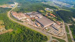 Imagem ilustrativa da notícia: Schulz recebe premiação mundial da Daimler Trucks