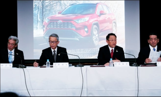 Imagem ilustrativa da notícia: Toyota vende menos e lucra mais