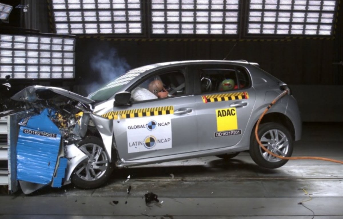 Imagem ilustrativa da notícia: Peugeot 208 recebe duas estrelas no Latin NCAP