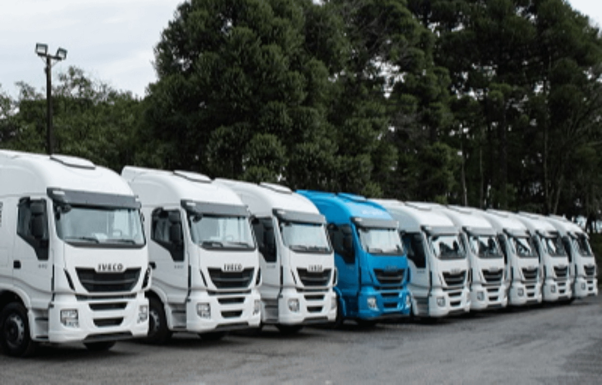 Imagem ilustrativa da notícia: BRLOG renova frota com doze caminhões Iveco