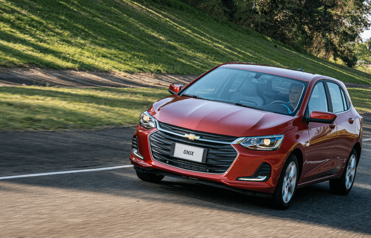 AutoData - Chevrolet Onix, hexacampeão do mercado brasileiro