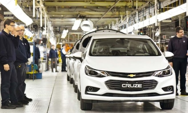 Imagem ilustrativa da notícia: GM fecha um turno de produção na Argentina