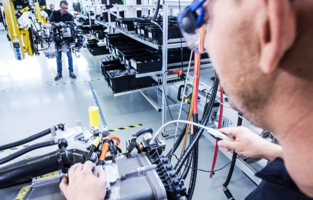 Imagem ilustrativa da notícia: Joint-venture Daimler e Volvo visa a produção de células de combustível