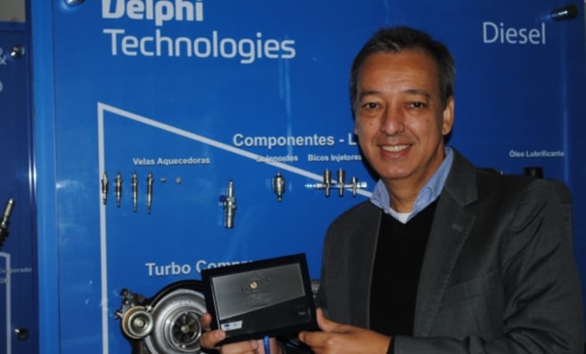 Imagem ilustrativa da notícia: Delphi recebe a placa do Prêmio AutoData