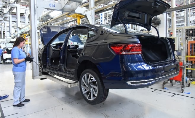 Imagem ilustrativa da notícia: Polo e Virtus trazem o terceiro turno de produção para VW SBC