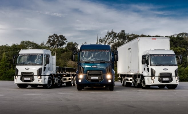 Imagem ilustrativa da notícia: Ford Caminhões expande linha Cargo com versão 8x2