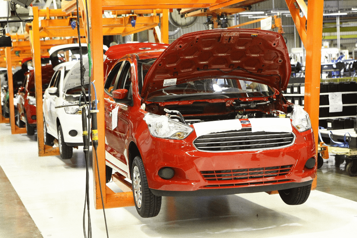 Imagem ilustrativa da notícia: Ford mantém fábricas paradas até o fim do mês